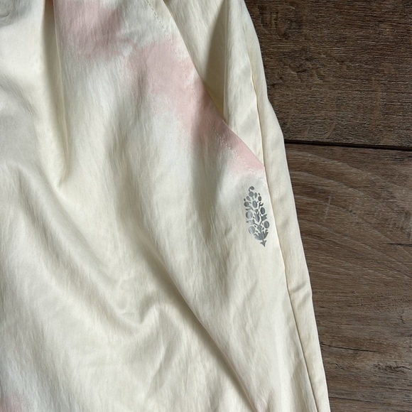 NWOT FP Movement Pregame Printed Wide Leg Pants Large - Picture 7 of 12